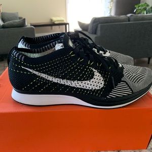 Nike flynit racer “Oreo”